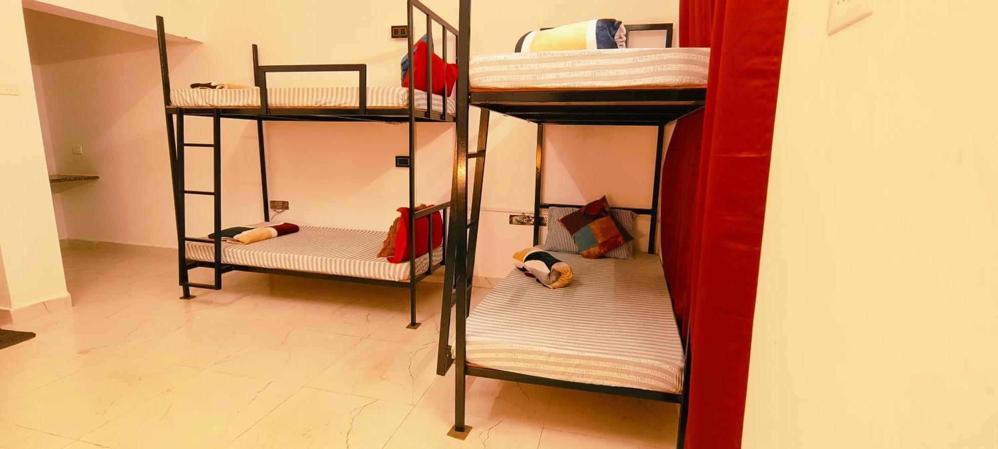 Mitra Hostel Vagator Eksteriør billede